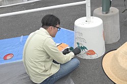 恒例のバリケードペイント