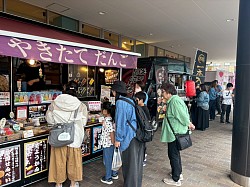 ヨーカドー前も大賑わい